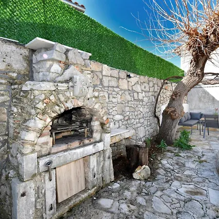 House Vento With Private Backyard