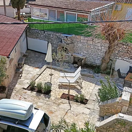 Holiday home House Vento With Private Backyard