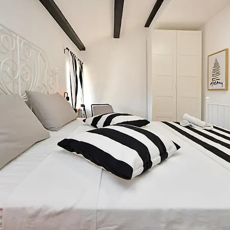 Holiday home House Vento With Private Backyard