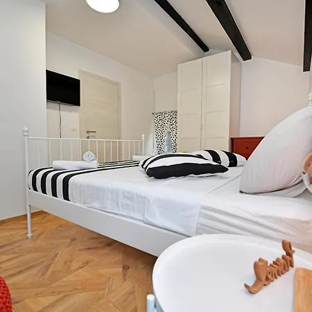House Vento With Private Backyard * Porec