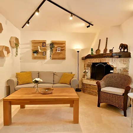 House Vento With Private Backyard Holiday home