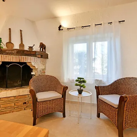 House Vento With Private Backyard