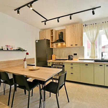 House Vento With Private Backyard Holiday home Porec