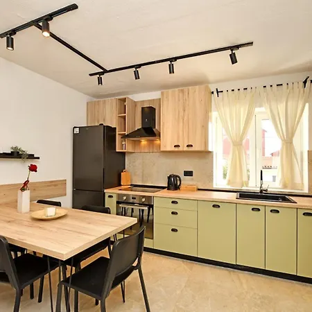 Holiday home House Vento With Private Backyard