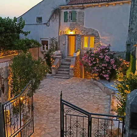 Holiday home House Vento With Private Backyard